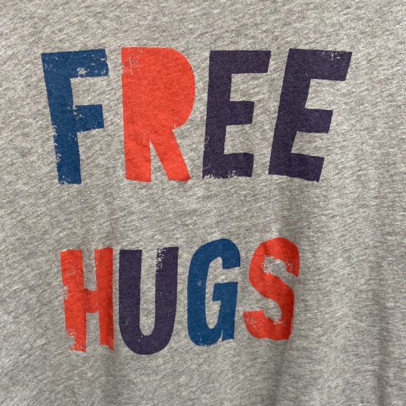 Boy’s Johnnie B - Boden Grey Graphic “Free Hugs” short sleeve t-shirt. Size M - Picture 5 of 9